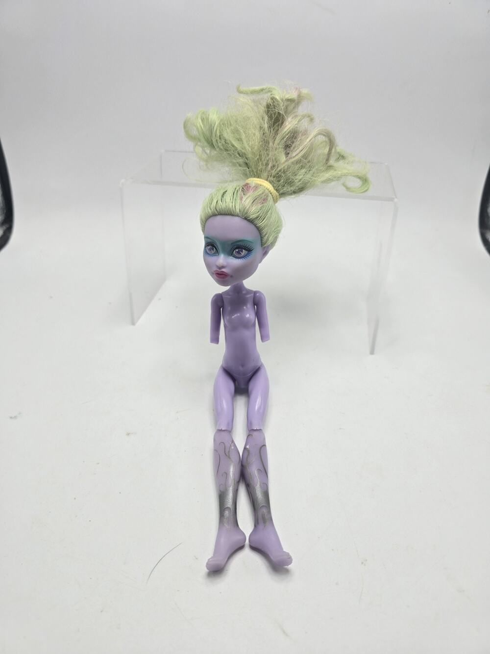 Monster High Doll Twyla Haunted Getting Ghostly Purple Skin Nude Vintage 2012
